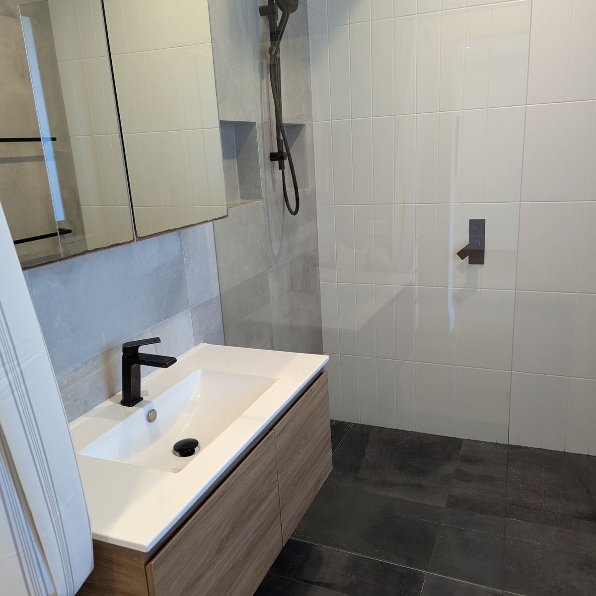 Kitchen, bathroom or living area cleaned by Royal Home Cleaning, photo 7